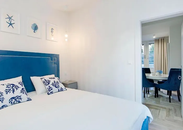 Na Uphagena Apartment