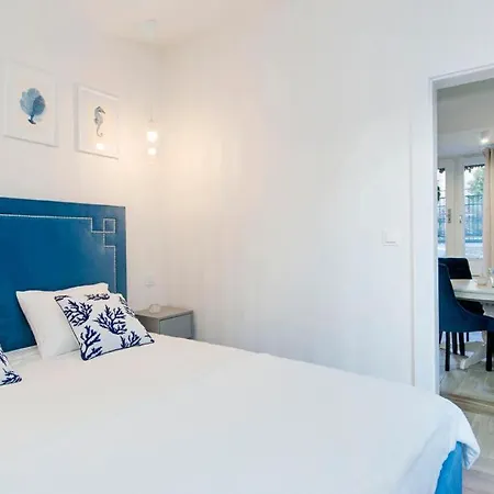 Na Uphagena Apartment